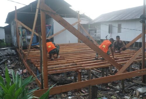 Percepatan Pembangunan RTLH Ibu Rini oleh Satgas TMMD Ke-129