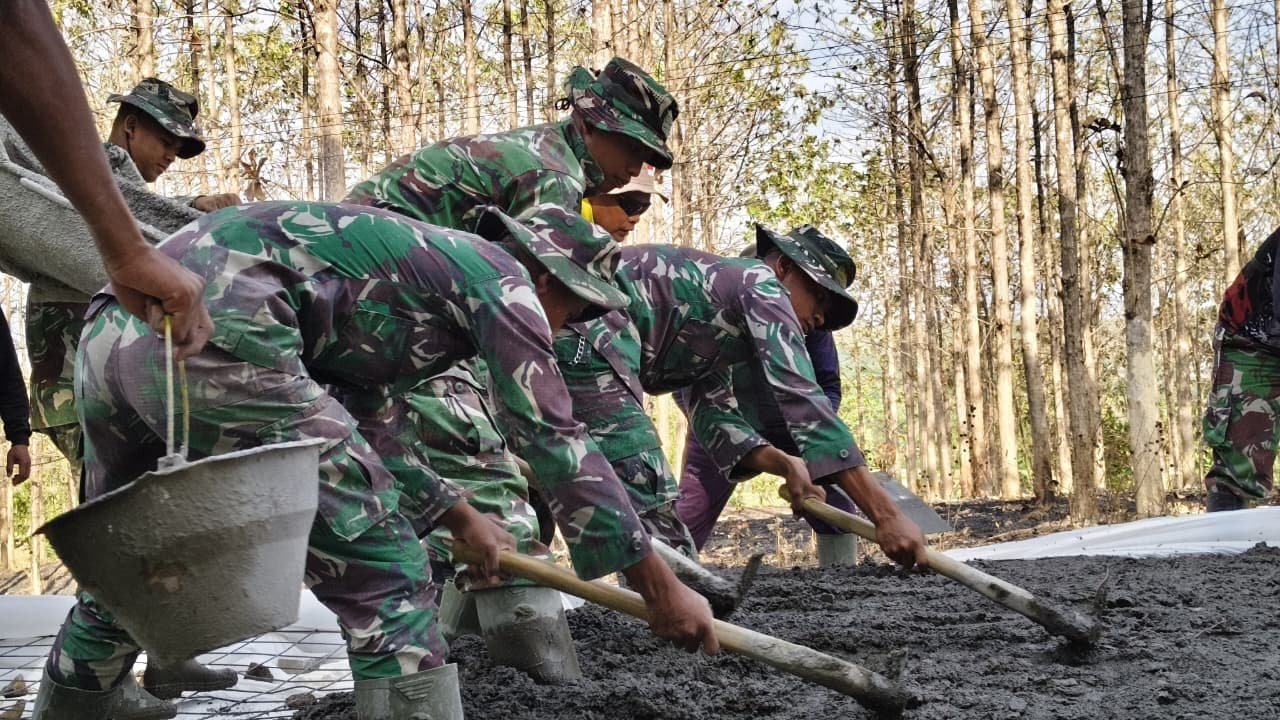 Kolaborasi TNI dan Masyarakat dalam Proyek TMMD 129 di Tlemang