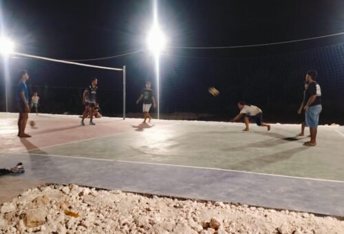 Pembangunan Lapangan Voli Terang Bagi Pemuda Desa Tlemang