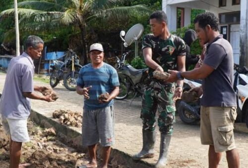 Sinergi TNI dan Warga Mempercepat Proyek Rabat Beton di Desa Polewali