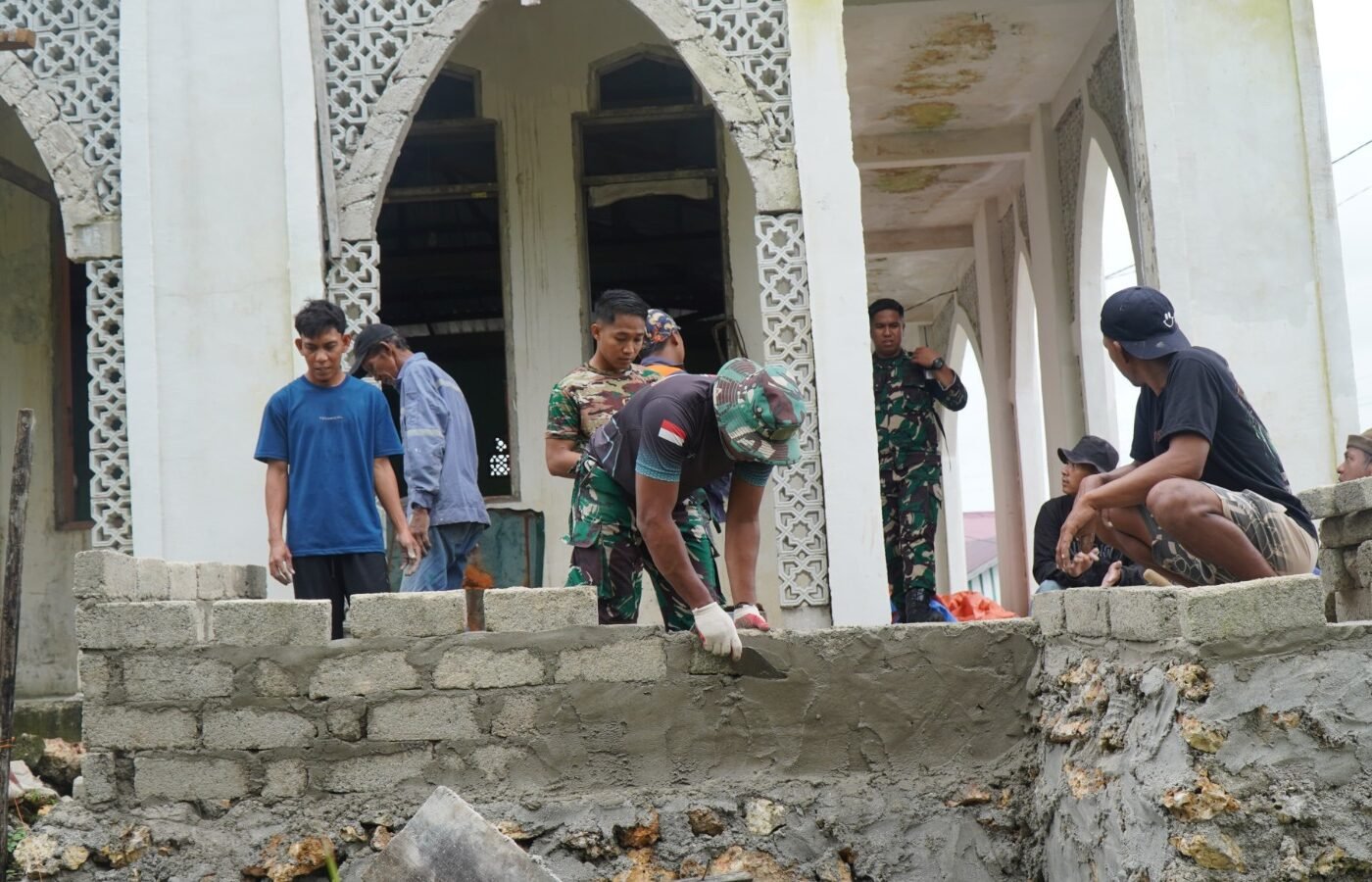 Sinergi TNI dan Warga Melalui Program Manunggal Air Bersih TMMD Ke-129 Kodim 1311/Morowali