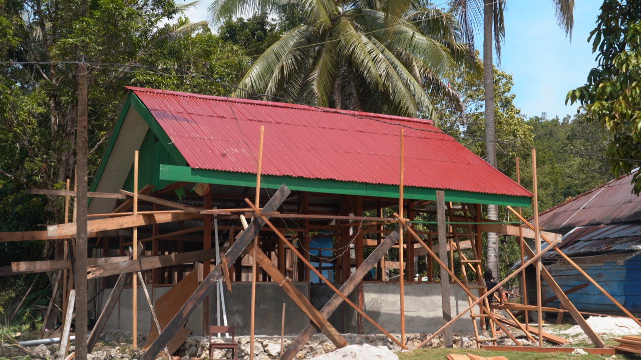 Pembangunan Rumah Kedua Type 36 oleh Satgas TMMD Ke-129 di Sorong Selatan