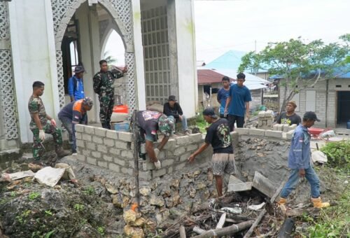 Pembangunan Sistem Air Bersih di Masjid Desa Umbele Lama oleh Satgas TMMD Ke-129