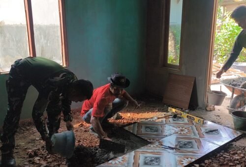 Proses Pembangunan Rumah Layak Huni, Keramik Jadi Fokus Utama TMMD ke-129