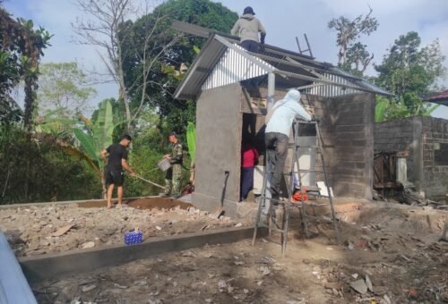 Tim TMMD Ke-129 Mempercepat Pembangunan MCK di Desa Sekardadi dengan Cuaca Mendukung