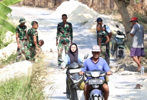 Senyum Prajurit di Lokasi TMMD 129 Bangun Kedekatan Emosional dengan Masyarakat