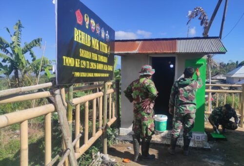 Sinergi TNI dan Warga Dorong Pembangunan MCK di Desa Sekardadi