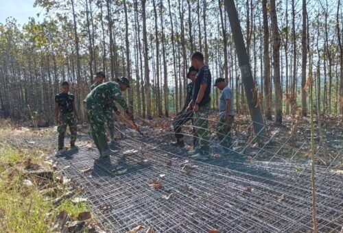 Kepastian Kualitas Infrastruktur, Satgas TMMD 129 Fokus pada Kekuatan Anyaman Besi Jalan Rabat Beton