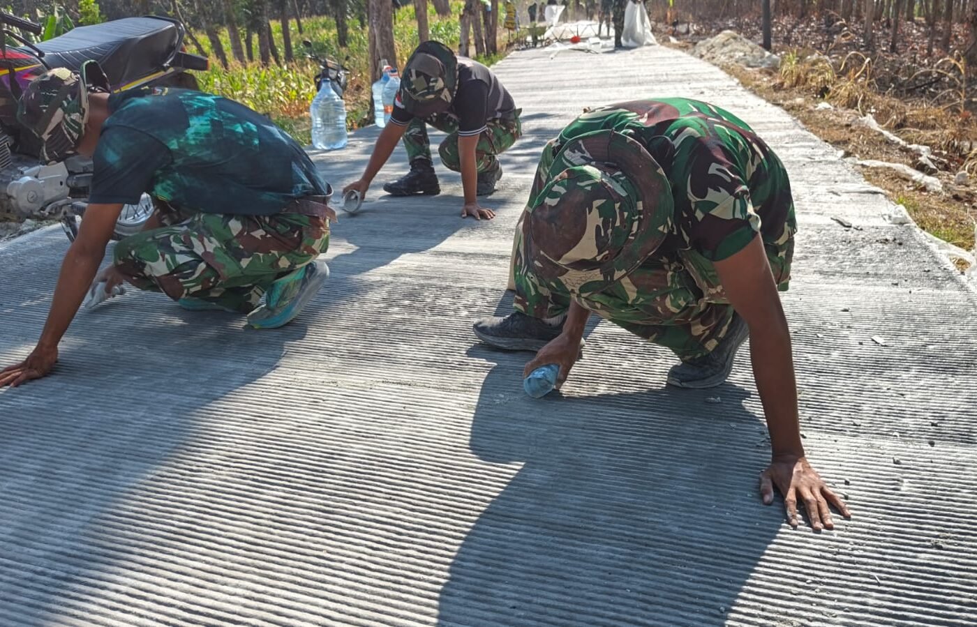 Pengerjaan Jalan Rabat Beton Desa Tlemang Capai Tahap Akhir dengan Ketelitian Tinggi