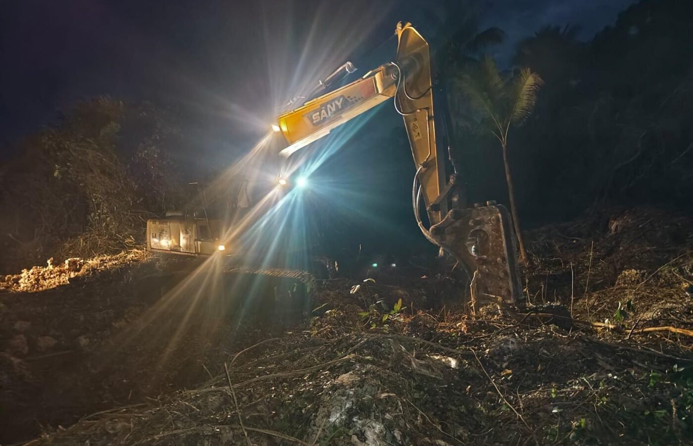 Lembur Kerja, Satgas TMMD Ke-129 Kodim 1311/Morowali Percepat Pembukaan Jalan di Umbele