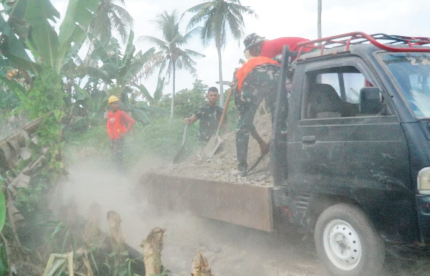 Pembangunan Jalan 1,2 Kilometer oleh Satgas TMMD Kodim 1011/KLK untuk Meningkatkan Mobilitas Masyarakat