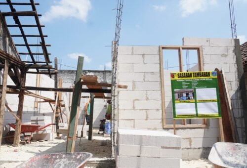 Pemasangan Bata Jadi Tahapan Penting Wujudkan Rumah Layak Huni dalam TMMD 129