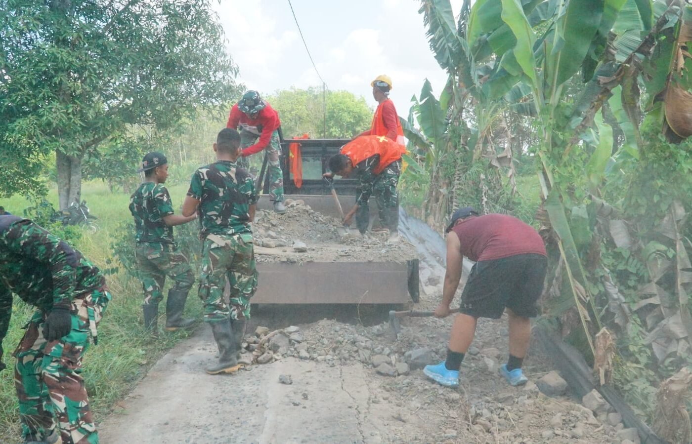 Peningkatan Infrastruktur Melalui TMMD Ke-129 di Desa Bandar Raya