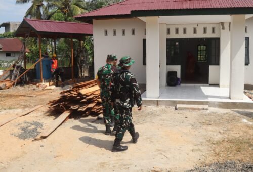 Pengawasan Proyek Rehab Musholla di Desa Bandar Raya oleh Tim WASEV TMMD Ke-129