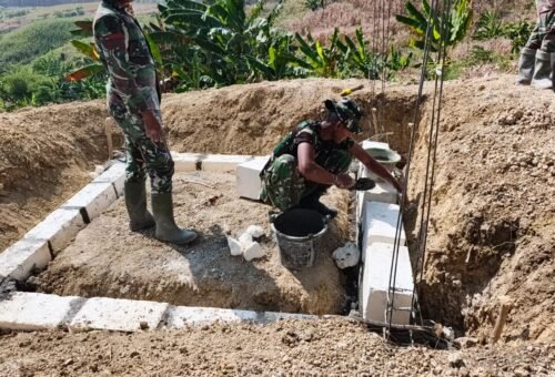 Mewujudkan Ketersediaan Air Bersih, Satgas TMMD Ke-129 Laksanakan Pembangunan Jaringan Air Tandon Tlemang–Bakon
