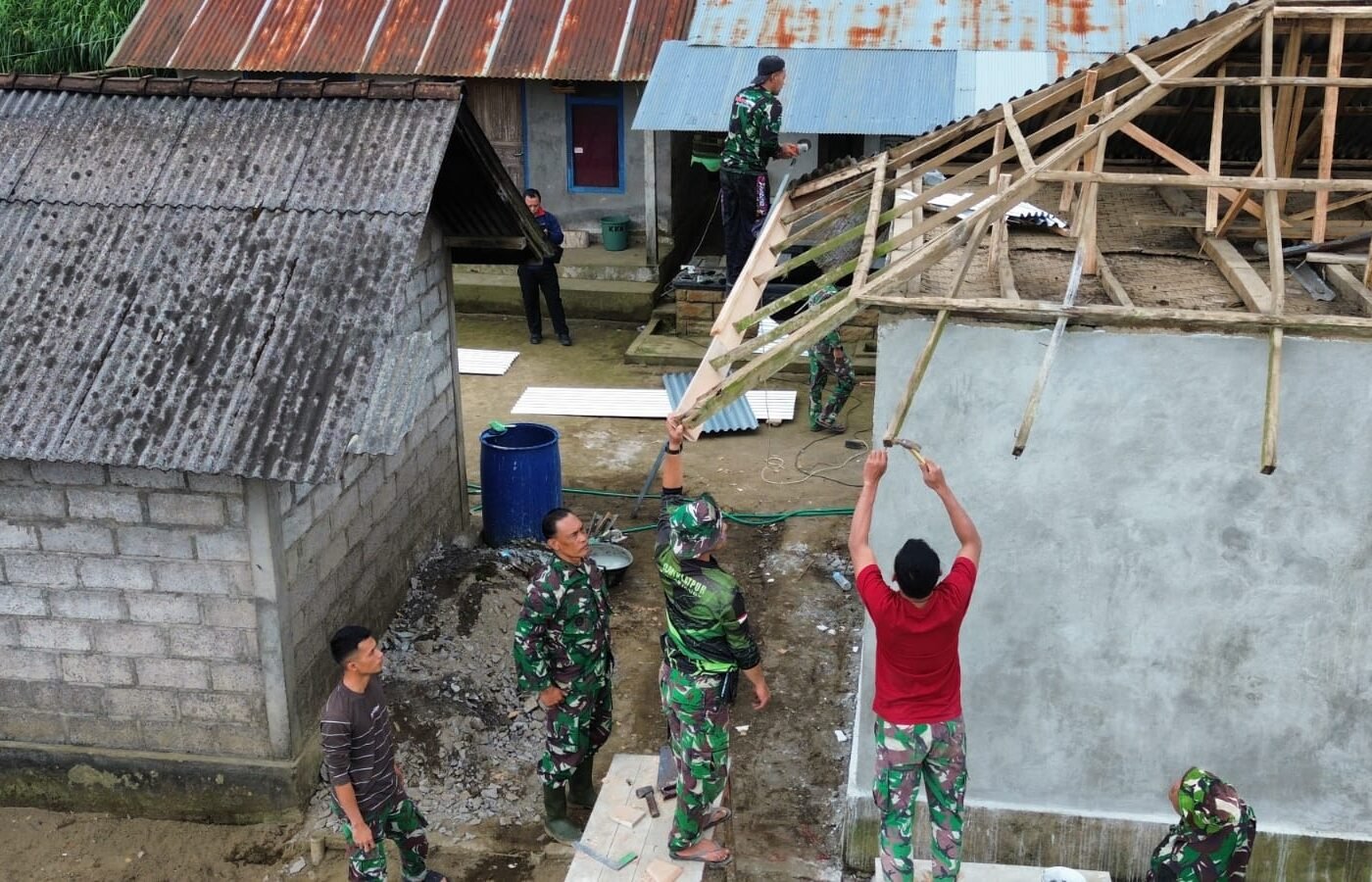 Wadansatgas TMMD Ke-129 Tinjau Progres Rehabilitasi Rumah Ibu Nengah Madri