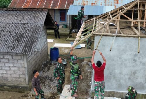 Wadansatgas TMMD Ke-129 Tinjau Progres Rehabilitasi Rumah Ibu Nengah Madri