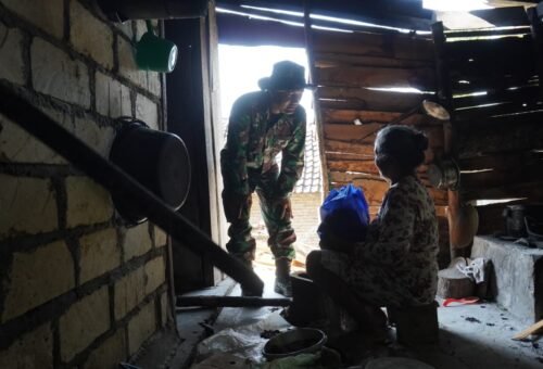 Senyum Haru Ibu Minah Sambut Kehadiran Satgas TMMD Ke-129 yang Datang Membawa Kepedulian