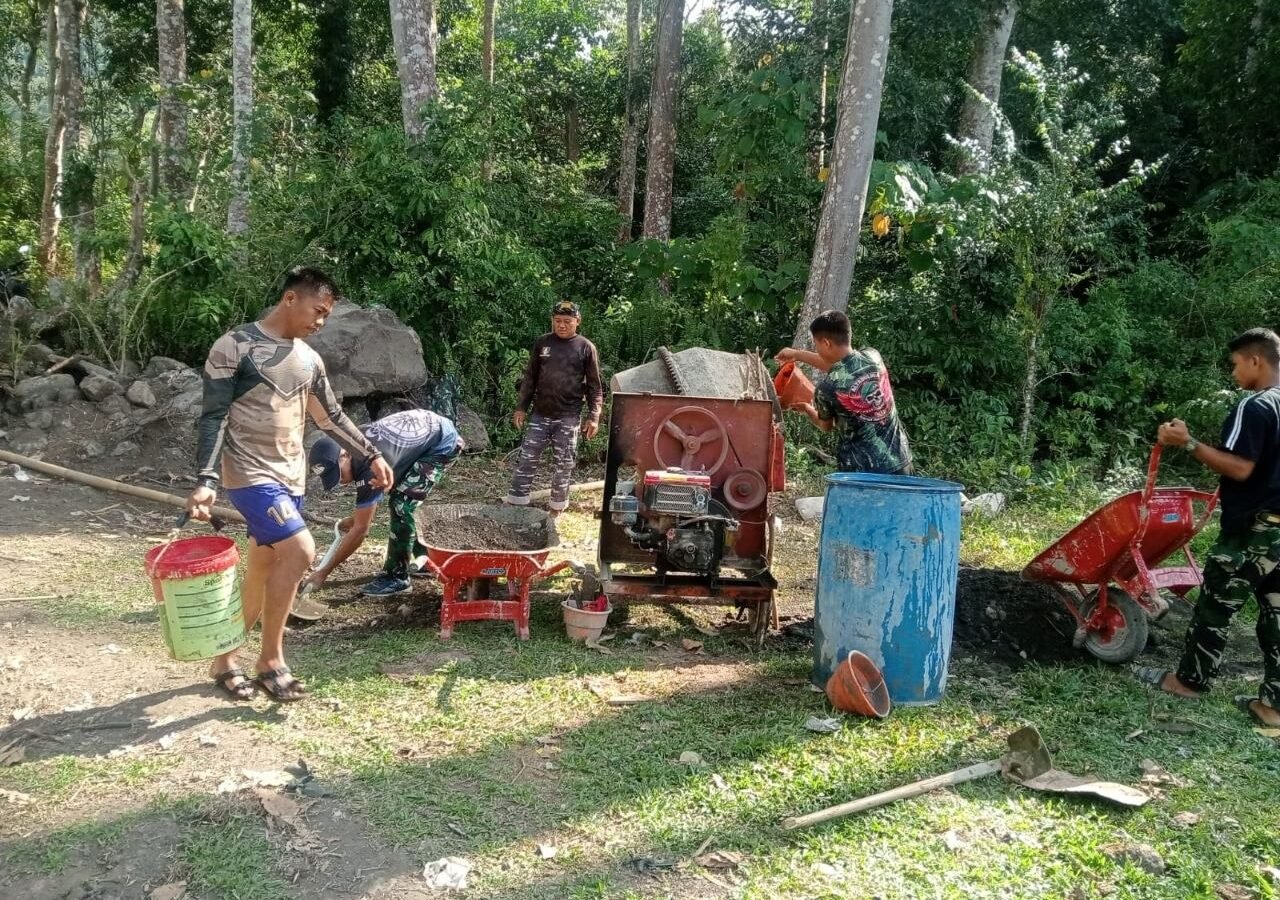 Kolaborasi TNI dan Warga dalam Pembangunan Infrastruktur di Bone