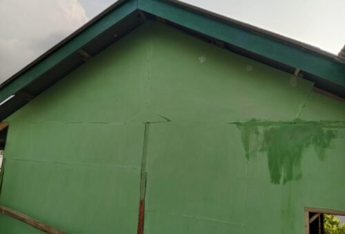 Kegiatan Mobilisasi Material RTLH Ibu Nur Hayati dalam Program TMMD Ke-129
