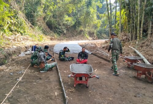 Kopi Hangat Perkuat Kerjasama TNI dan Warga di TMMD Bangli