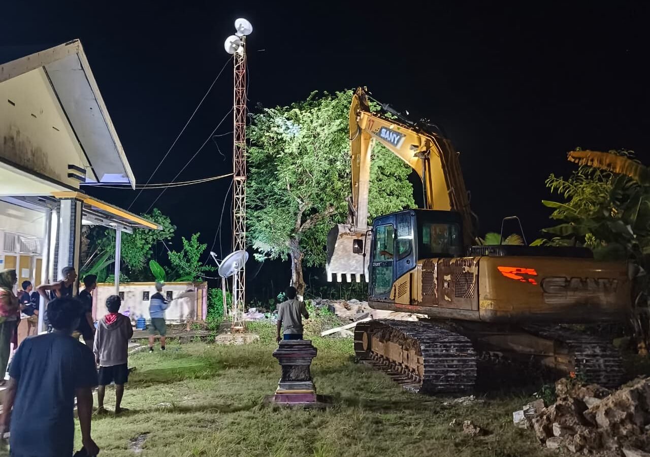 Semangat Masyarakat Umbele Dalam Mendukung Satgas TMMD Pembukaan Jalan