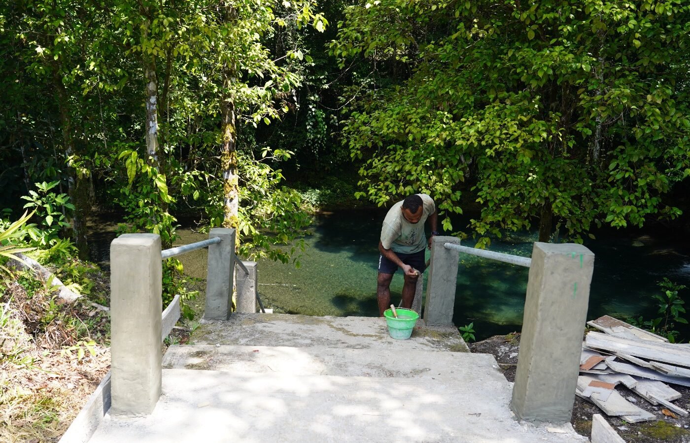 TMMD Ke-129 Kodim 1807/Sorong Selatan Tingkatkan Akses Air Terjun di Kampung Sesor