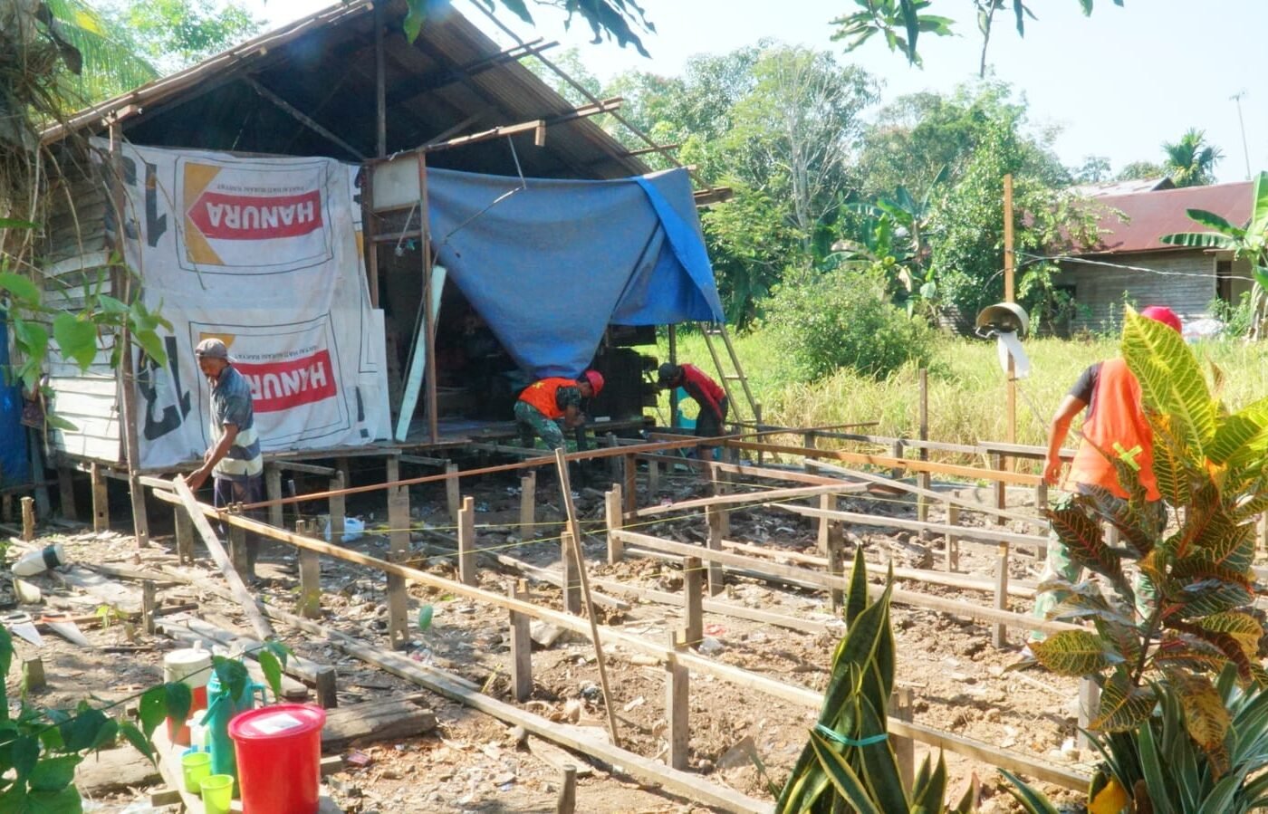 TMMD Ke-129: Mewujudkan Hunian Layak Melalui Pemasangan Tiang Gelagar RTLH