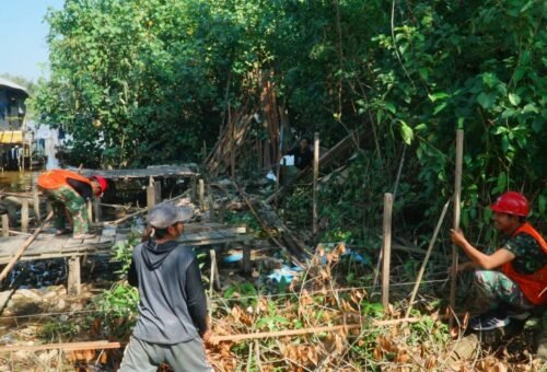 Pemasangan Tiang RTLH Bapak Ilham dalam TMMD Ke-129 Berjalan Sukses