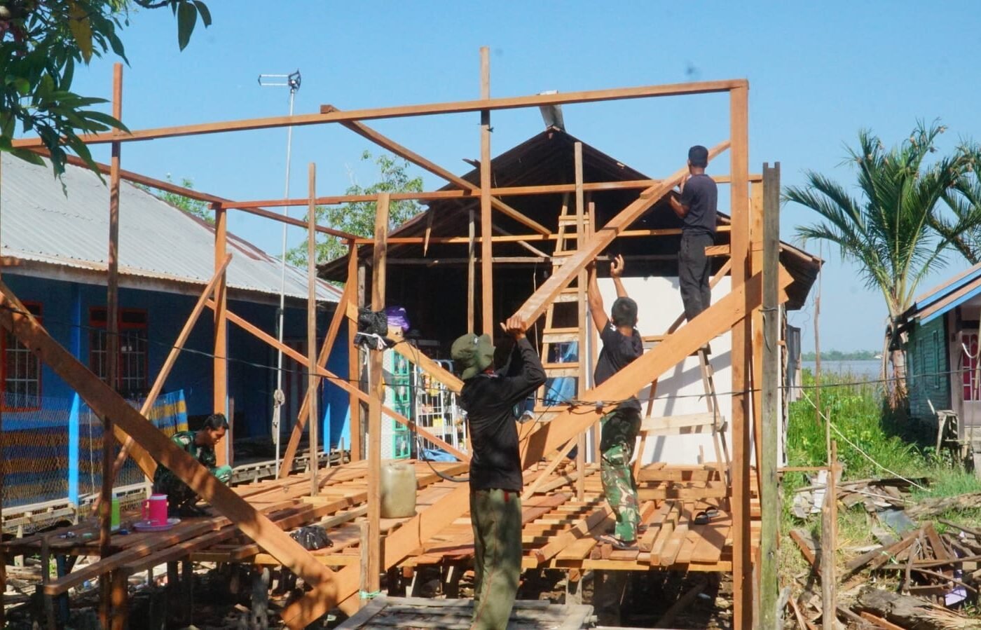 Penguatan Struktur RTLH SAS 5, Satgas TMMD Bergerak Cepat Demi Hunian Lebih Aman
