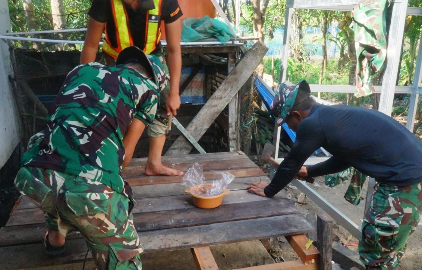Pembangunan MCK SAS 3 Dipercepat, Satgas TMMD Kerjasama dengan Warga