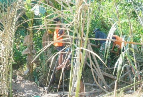 Kerjasama Satgas TMMD dan Masyarakat Mempercepat Proses Pengeboran Sumur SAS 2