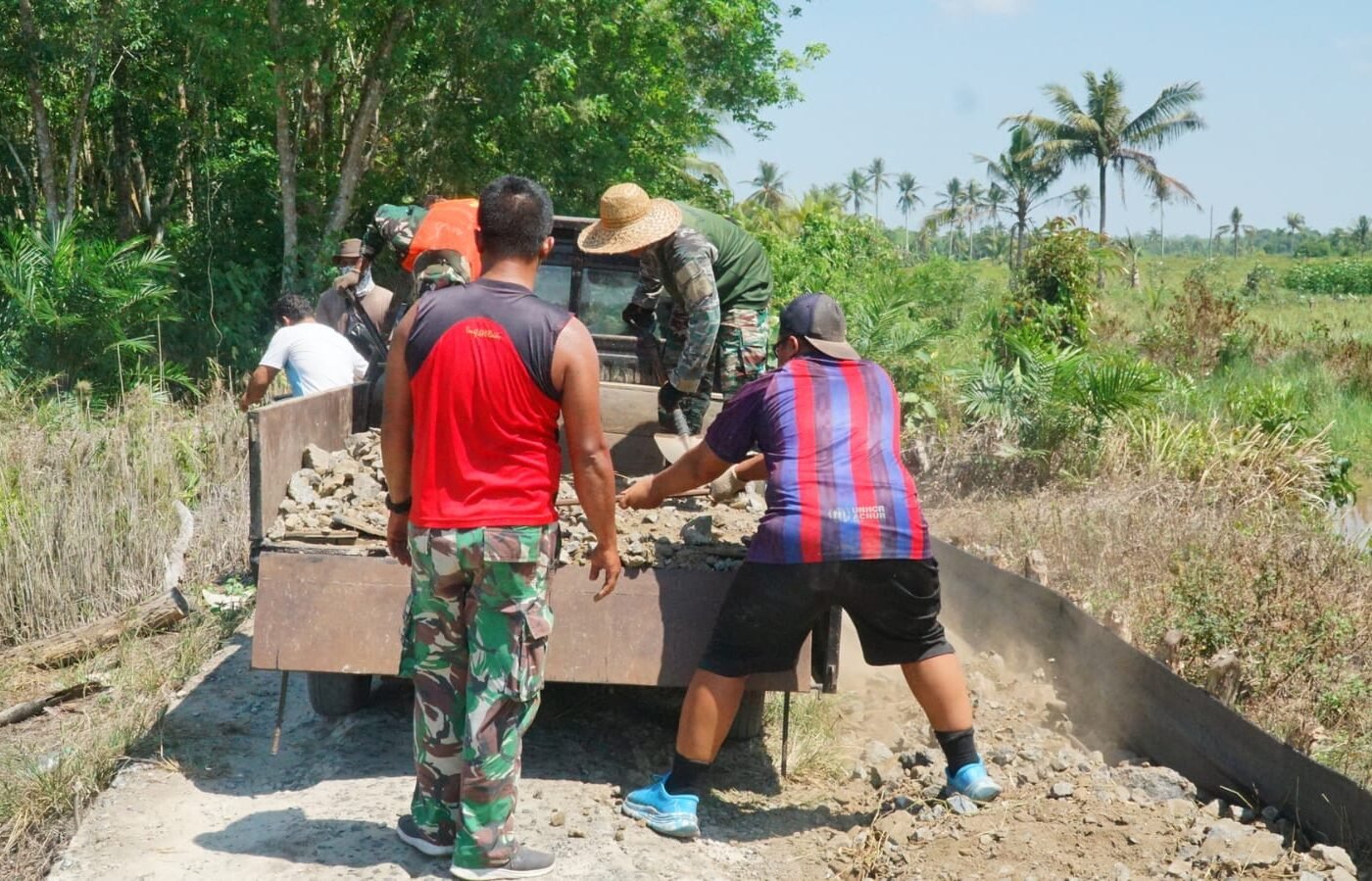 Upaya TMMD Reguler Ke-129: Pembangunan Jalan Solid di Desa Bandar Raya