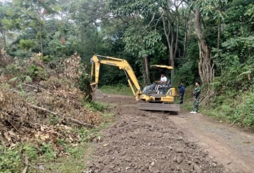 Kegiatan Excavator TMMD Ke-129 Kodim 1407/Bone Terus Lanjutkan Proyek Pembangunan