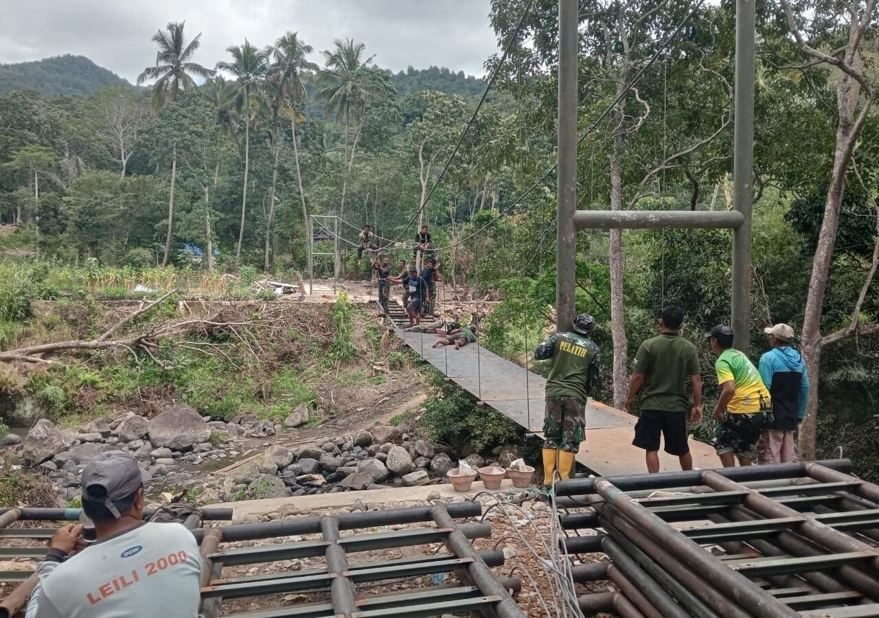 Pembangunan Jembatan Gantung di Bone Terus Berlanjut dengan Kerja Sama Warga