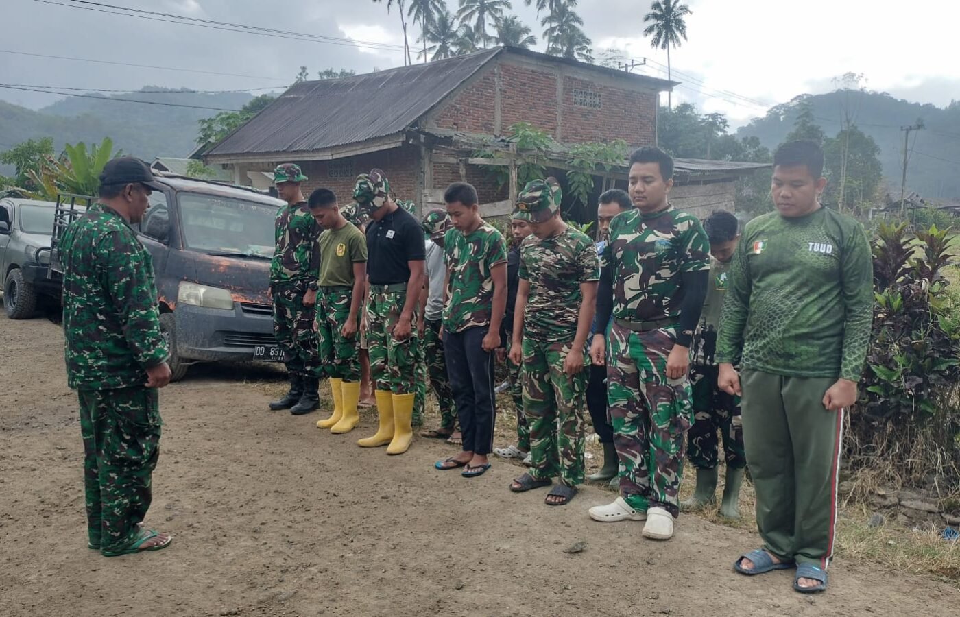Pembukaan Kegiatan, Personel Satgas TMMD Ke-129 Gelar Apel Pagi di Lokasi Tugas