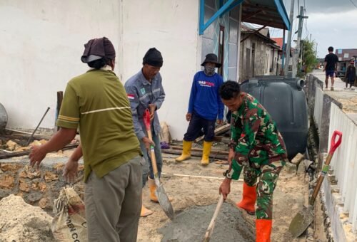 Pengecoran Dudukan Tandon Air Tuntas, Program Manunggal Air TMMD Ke-129 Masuki Tahap Berikutnya