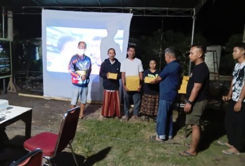 Antusiasme Warga Deniang untuk Nonton Bareng Final Piala Dunia Bersama Tentara