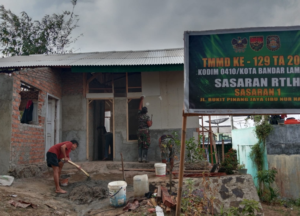Transformasi Hunian Ibu Nur Hayati: Program TMMD Mempersembahkan Rumah Layak Huni di Bandar Lampung