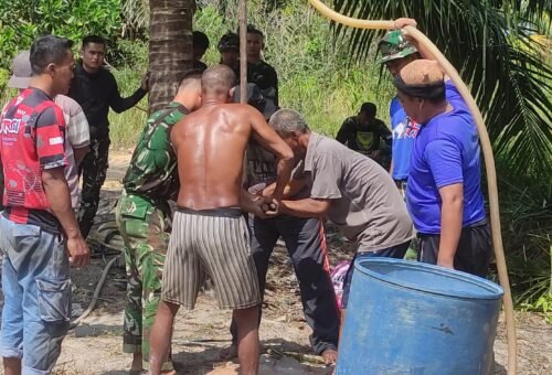 Gotong Royong Satgas TMMD dan Warga Warnai Pengerjaan Sumur Bor di Desa Deniang
