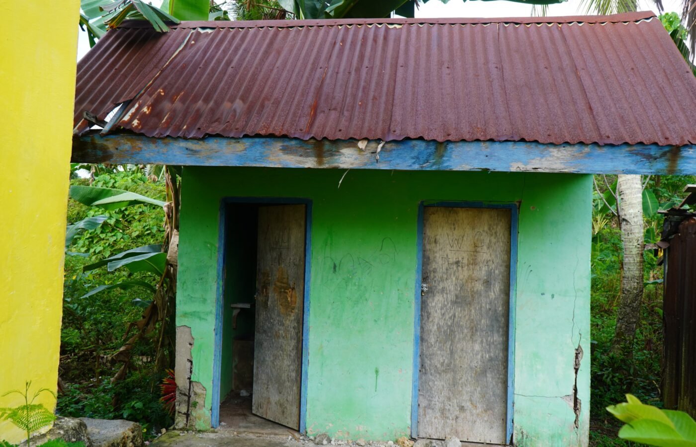 Satgas TMMD Ke-129 Mulai Renovasi MCK SDN Desa Pulau Dua Demi Kenyamanan Siswa