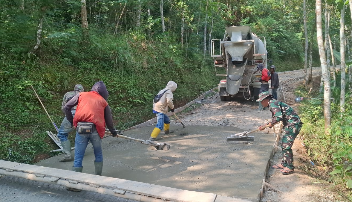 Perubahan Ekonomi Desa Mekarmukti Melalui Program TMMD Ke-129