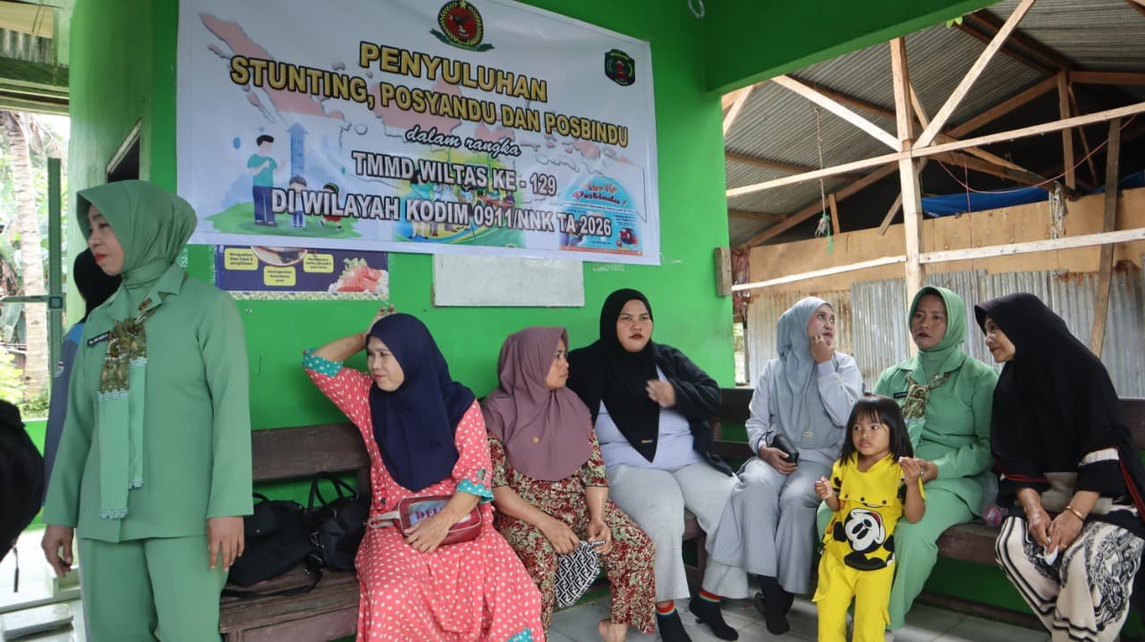 Babinsa Serda Darson Tekankan Pentingnya Kesehatan Balita dan Ibu pada Kegiatan Non-Fisik TMMD ke-129
