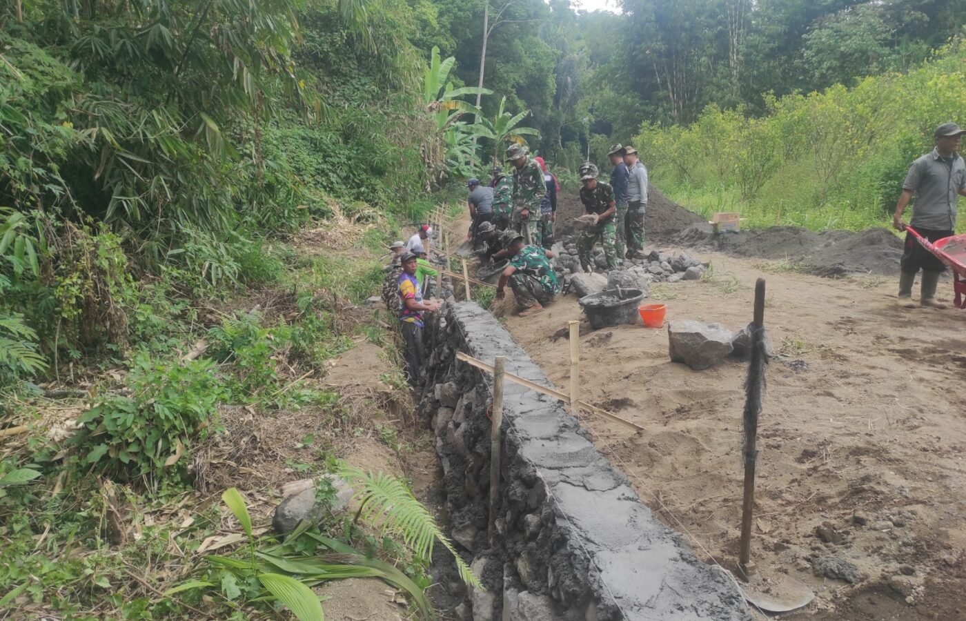 DPT TMMD Ke-129 Disiapkan Cegah Longsor dan Lindungi Akses Warga Desa Sekardadi