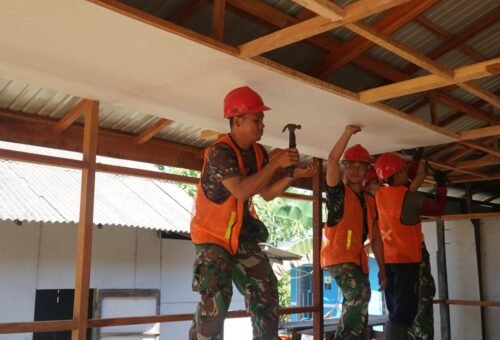 Pemasangan Plafon Tandai Renovasi RTLH Bapak Walianto Masuki Tahap Penyempurnaan