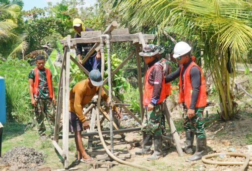 Sinergi Satgas TMMD dan Masyarakat Mempercepat Proyek Sumur Bor di Desa Bandar Raya