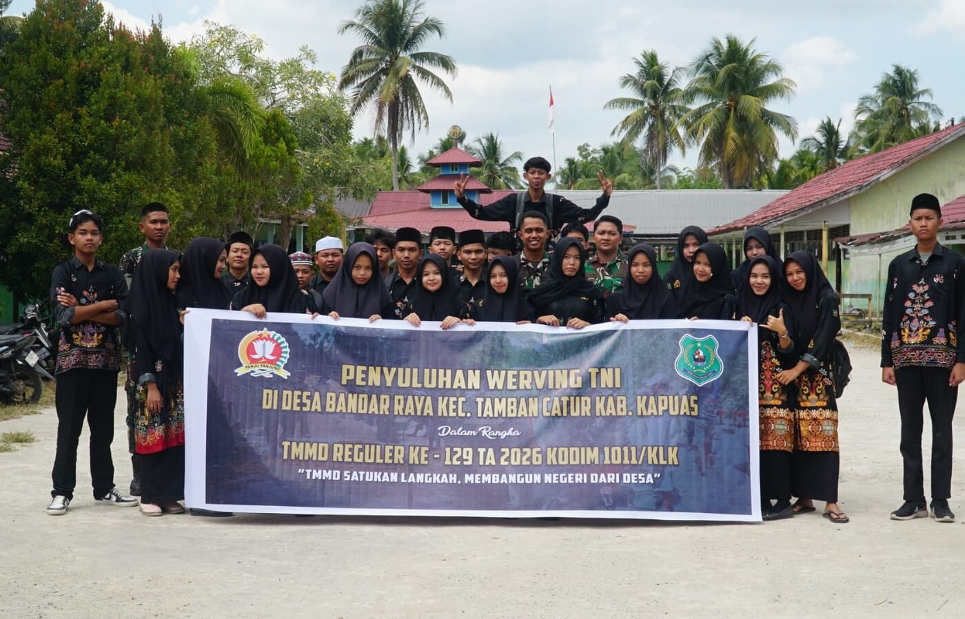 Program Penyuluhan Werving TNI oleh Satgas TMMD Ke-129 untuk Menumbuhkan Minat Pemuda