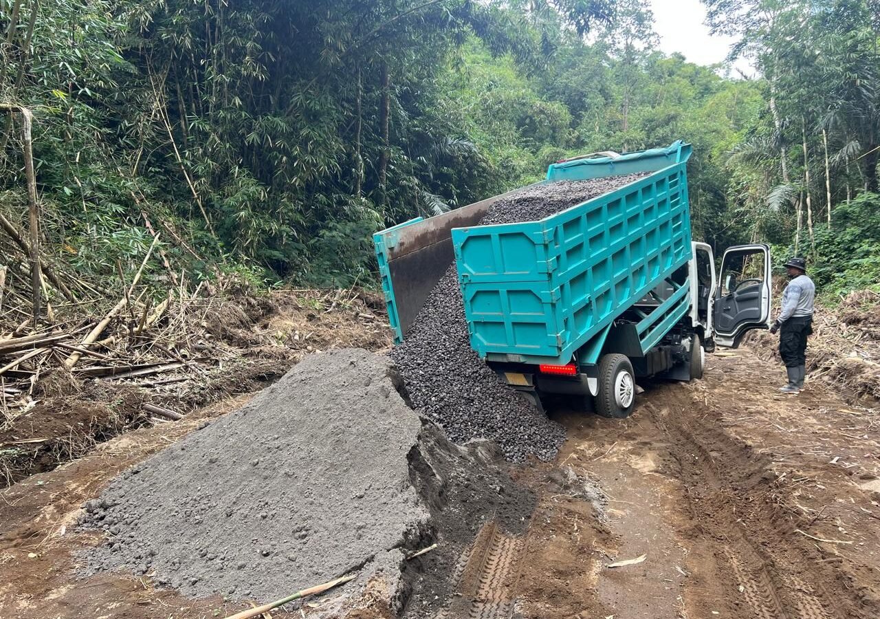 Semangat Satgas TMMD Ke-129 Tak Terpengaruh Kabut Kintamani