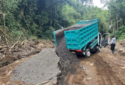 Semangat Satgas TMMD Ke-129 Tak Terpengaruh Kabut Kintamani