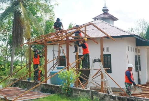 Progres Pembangunan Fasilitas Wudhu di Musholla Darul Iman oleh Satgas TMMD Ke-129